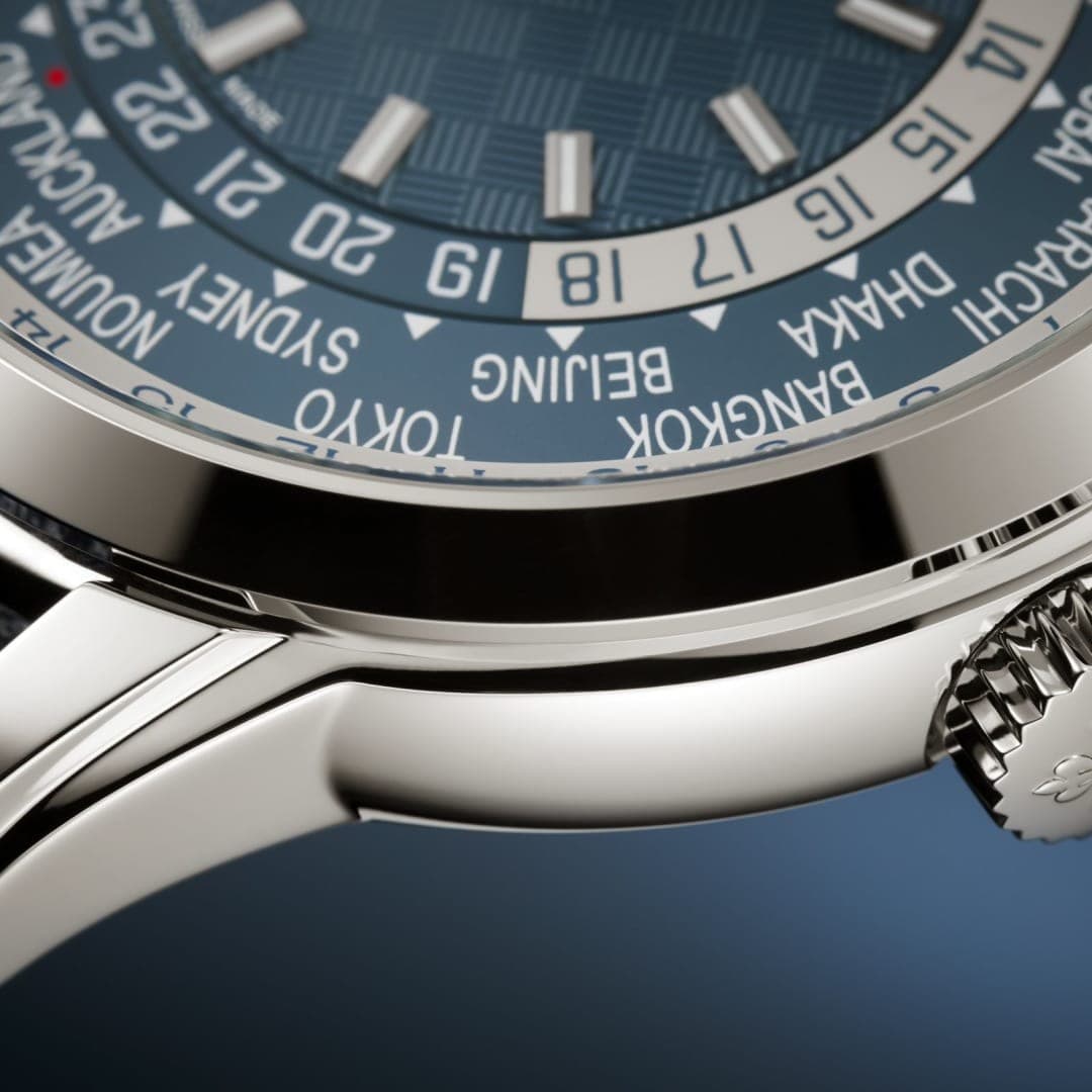 Patek Philippe Complications World Time White Gold Blue Dial 40mm photo 6